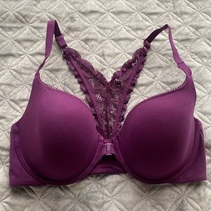 Body By Victoria, Victoria’s Secrets lightly lined Demi bra